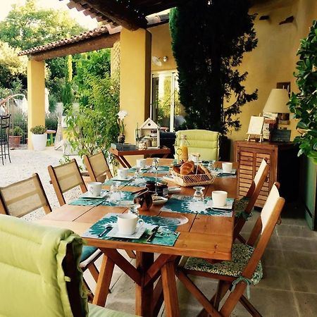 Le Mas Des Pierres Blanches Bed and Breakfast Venasque Zewnętrze zdjęcie