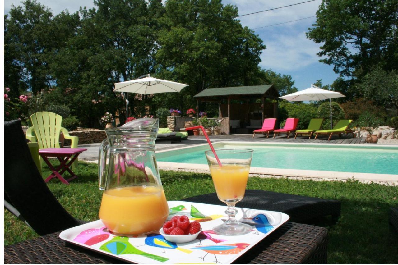 Le Mas Des Pierres Blanches Bed and Breakfast Venasque Zewnętrze zdjęcie