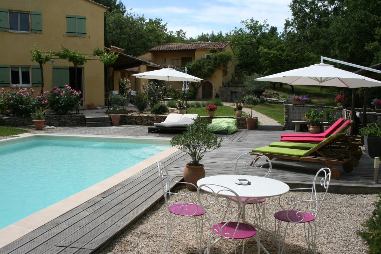 Le Mas Des Pierres Blanches Bed and Breakfast Venasque Zewnętrze zdjęcie