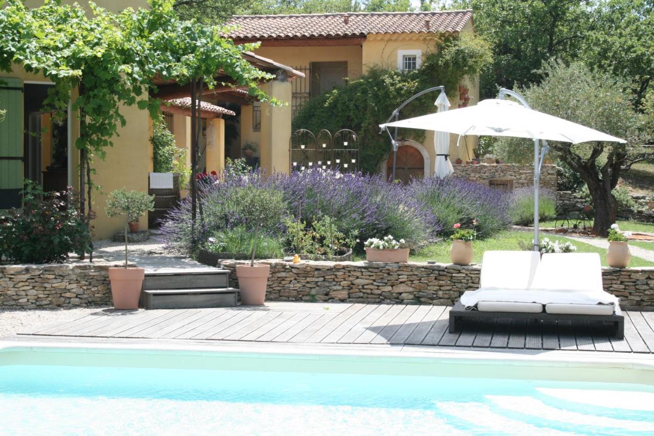 Le Mas Des Pierres Blanches Bed and Breakfast Venasque Zewnętrze zdjęcie