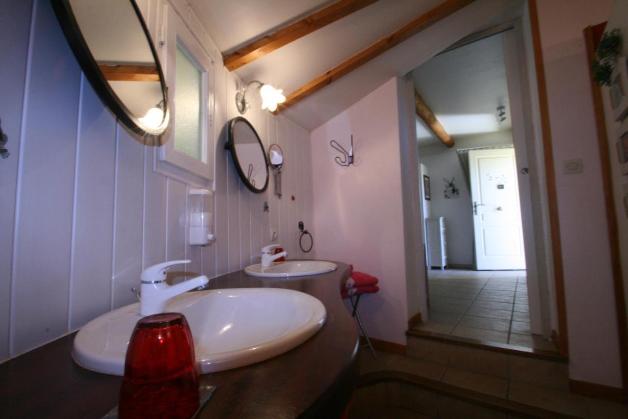 Le Mas Des Pierres Blanches Bed and Breakfast Venasque Zewnętrze zdjęcie