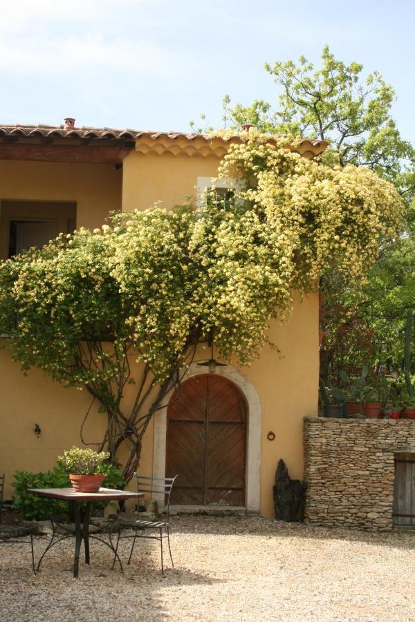 Le Mas Des Pierres Blanches Bed and Breakfast Venasque Zewnętrze zdjęcie