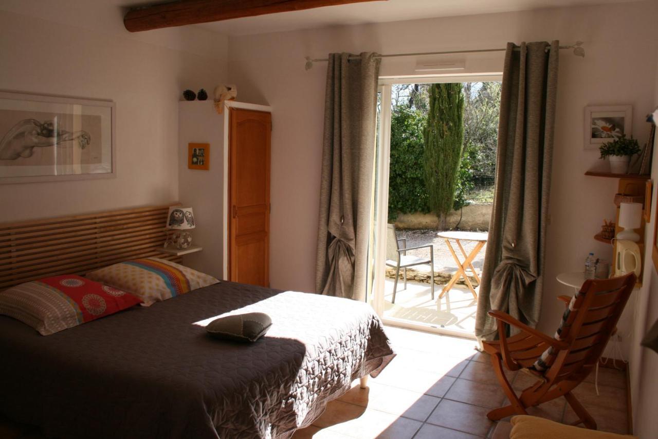 Le Mas Des Pierres Blanches Bed and Breakfast Venasque Zewnętrze zdjęcie