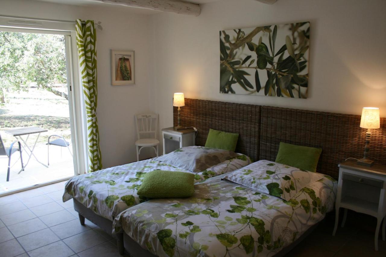 Le Mas Des Pierres Blanches Bed and Breakfast Venasque Zewnętrze zdjęcie