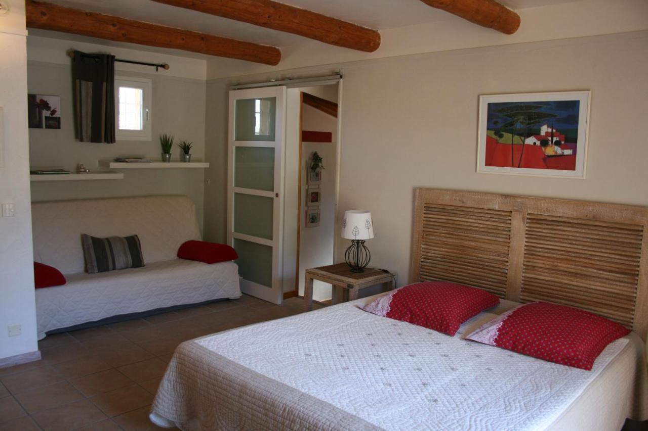 Le Mas Des Pierres Blanches Bed and Breakfast Venasque Zewnętrze zdjęcie