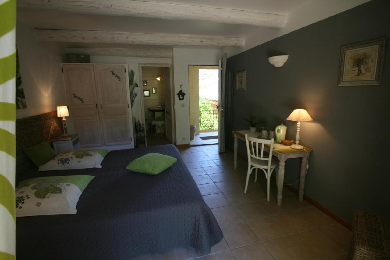 Le Mas Des Pierres Blanches Bed and Breakfast Venasque Zewnętrze zdjęcie